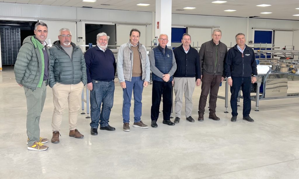 AVA-ASAJA, ASOPROA y la Federacion de Cooperativas Agroalimentarias, visitan Alcoaxarquia Levante